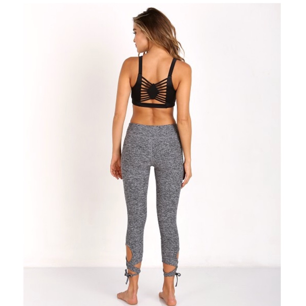 Beyond yoga wrap around leggings - Picture 2 of 5